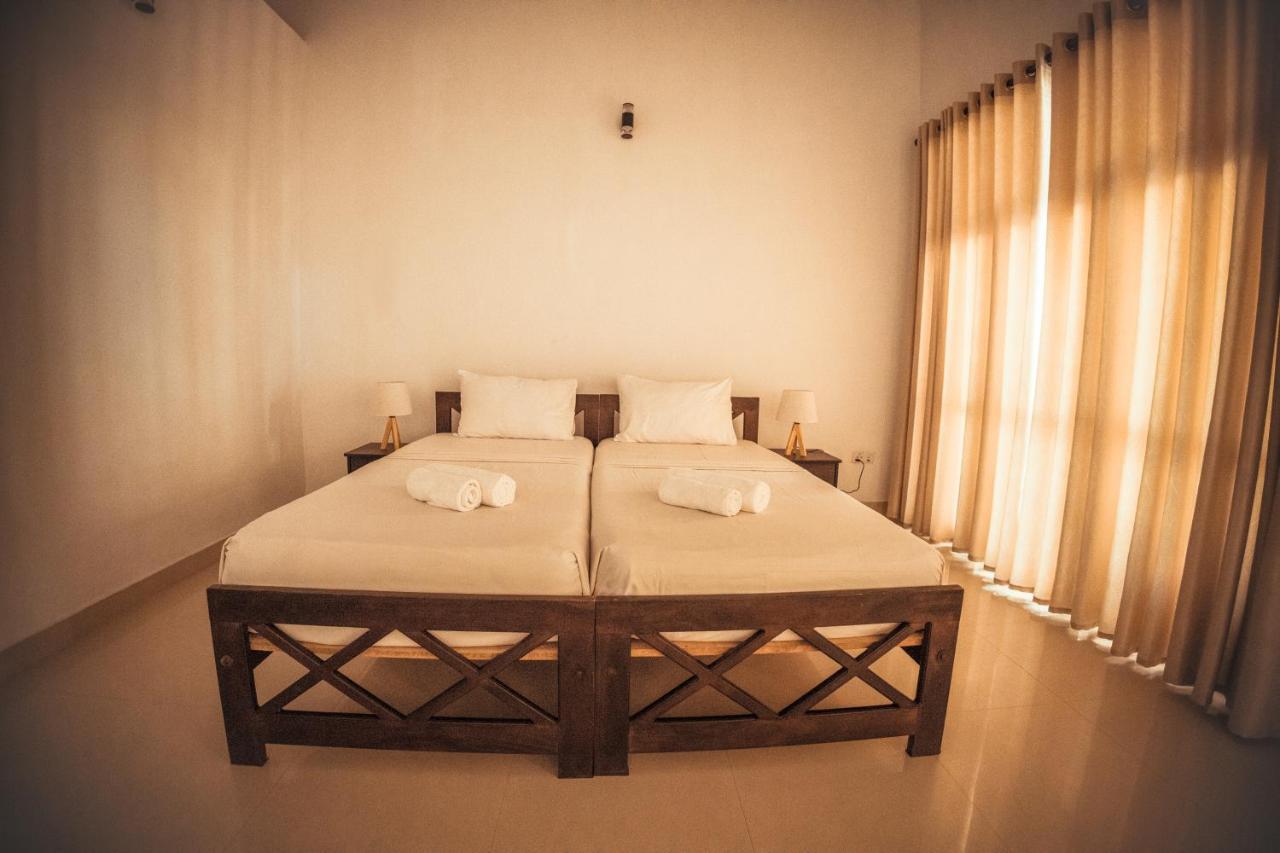 Lankahuts Villa เนกอมโบ ภายนอก รูปภาพ